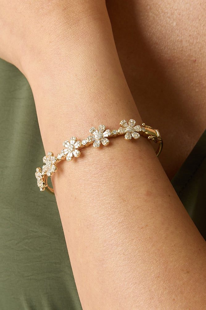 14KY Diamond Flower Bangle