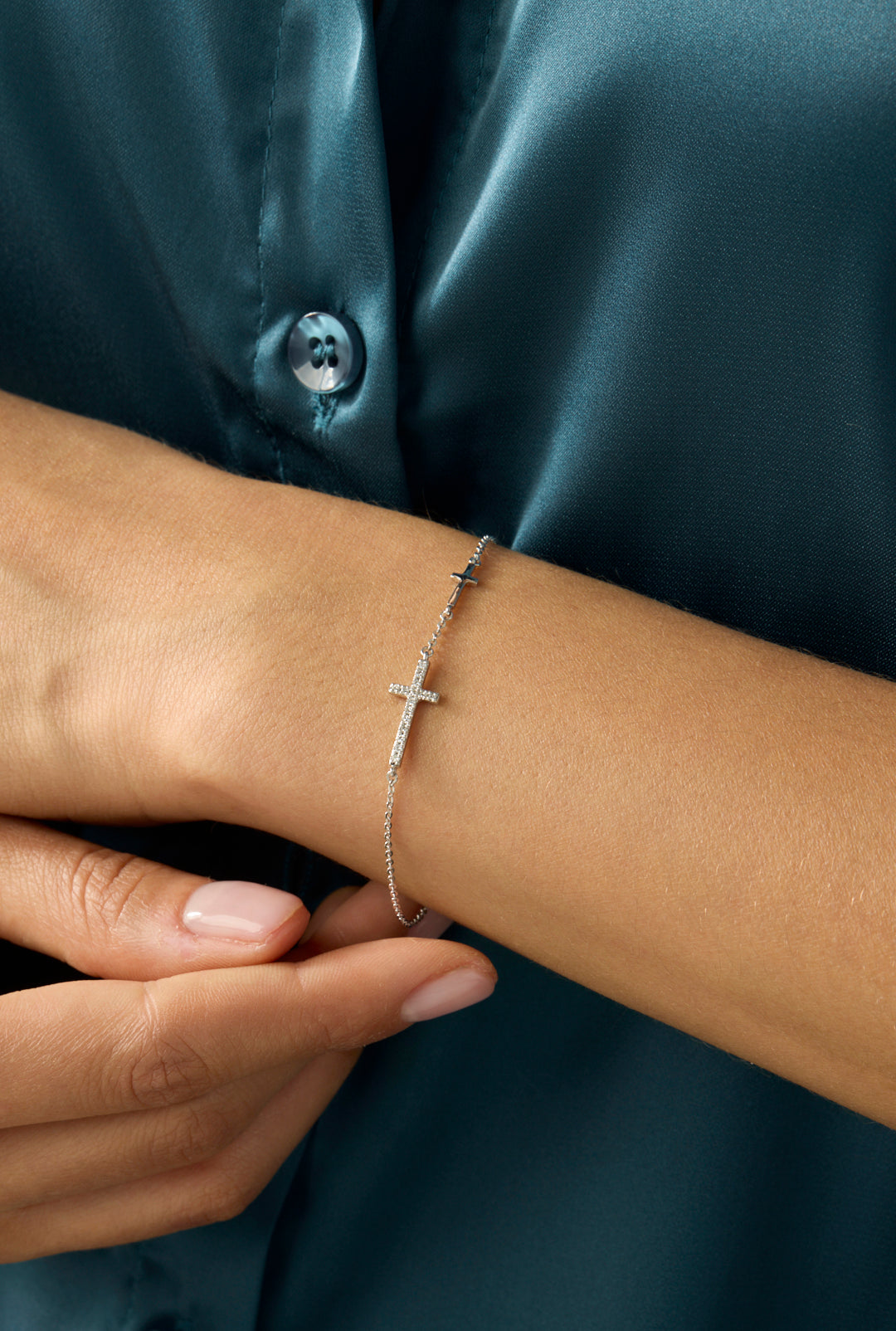 14KW Diamond Cross Bracelet