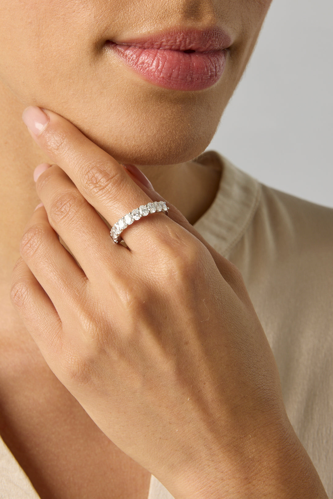 14K Diamond Oval Band