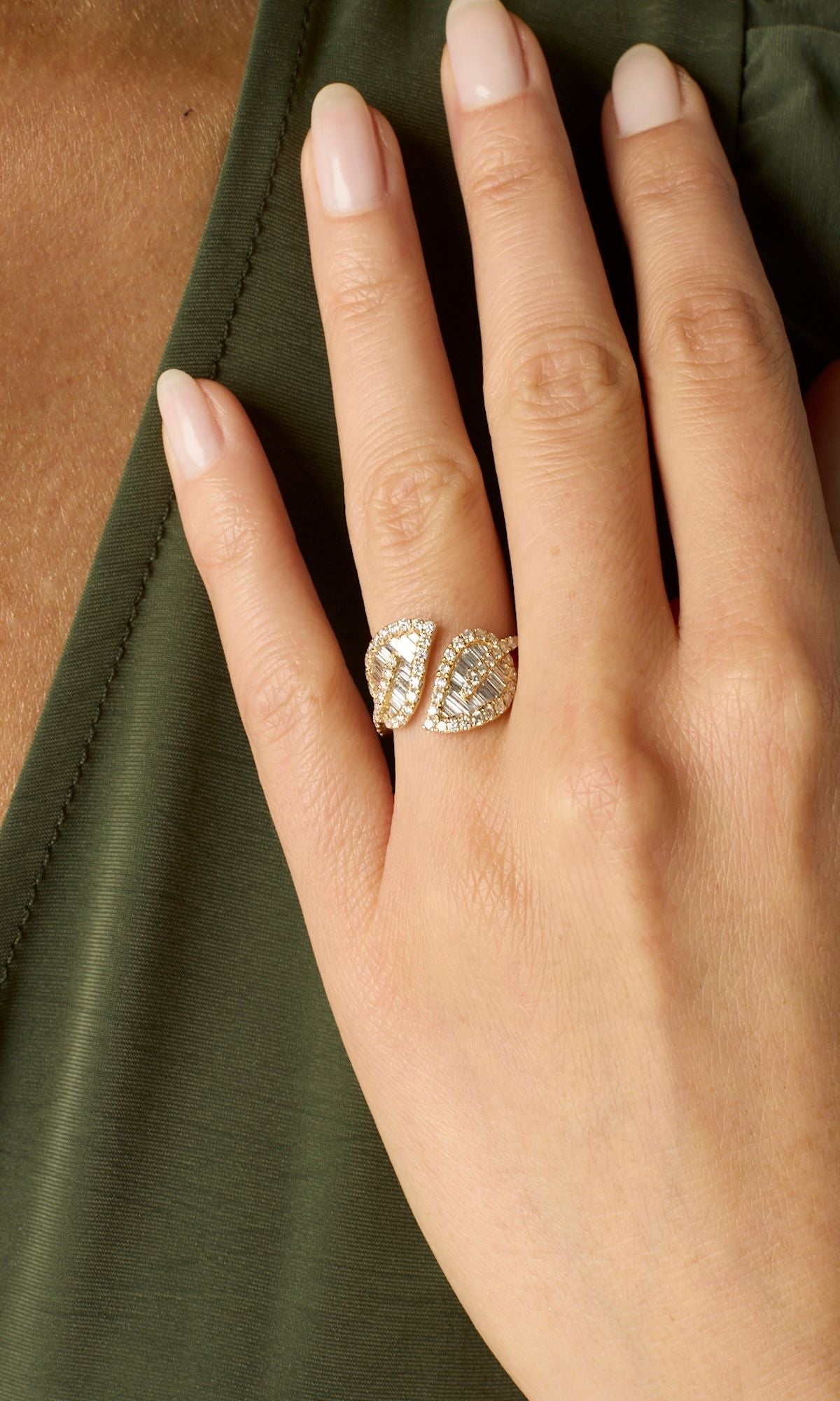 14KY Diamond Baguette Leaf Ring