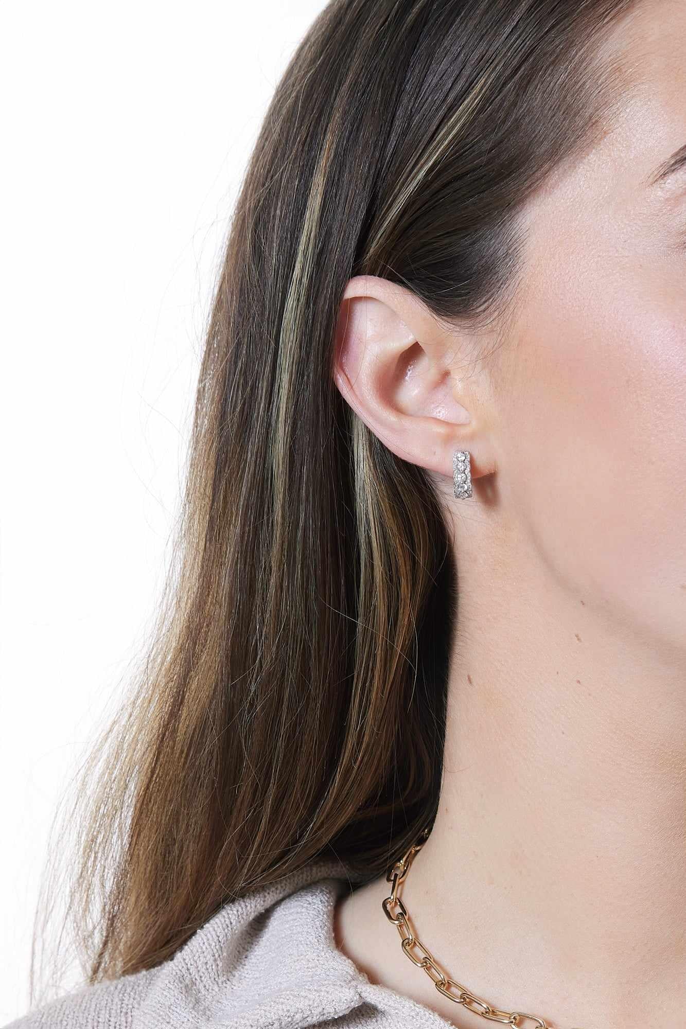 14KW Scalloped Diamond Huggies