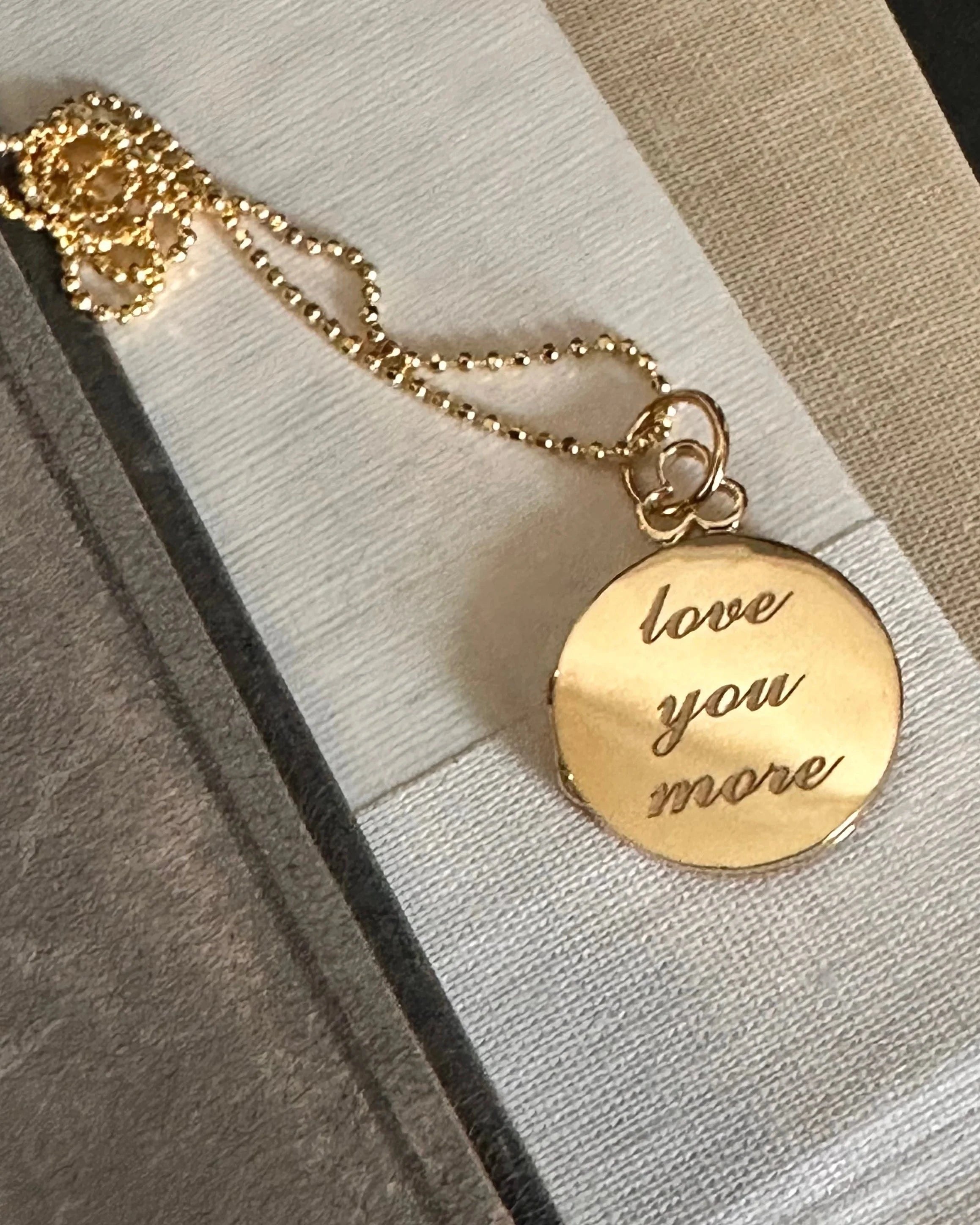 18KY Diamond High Polish Trefoil Locket