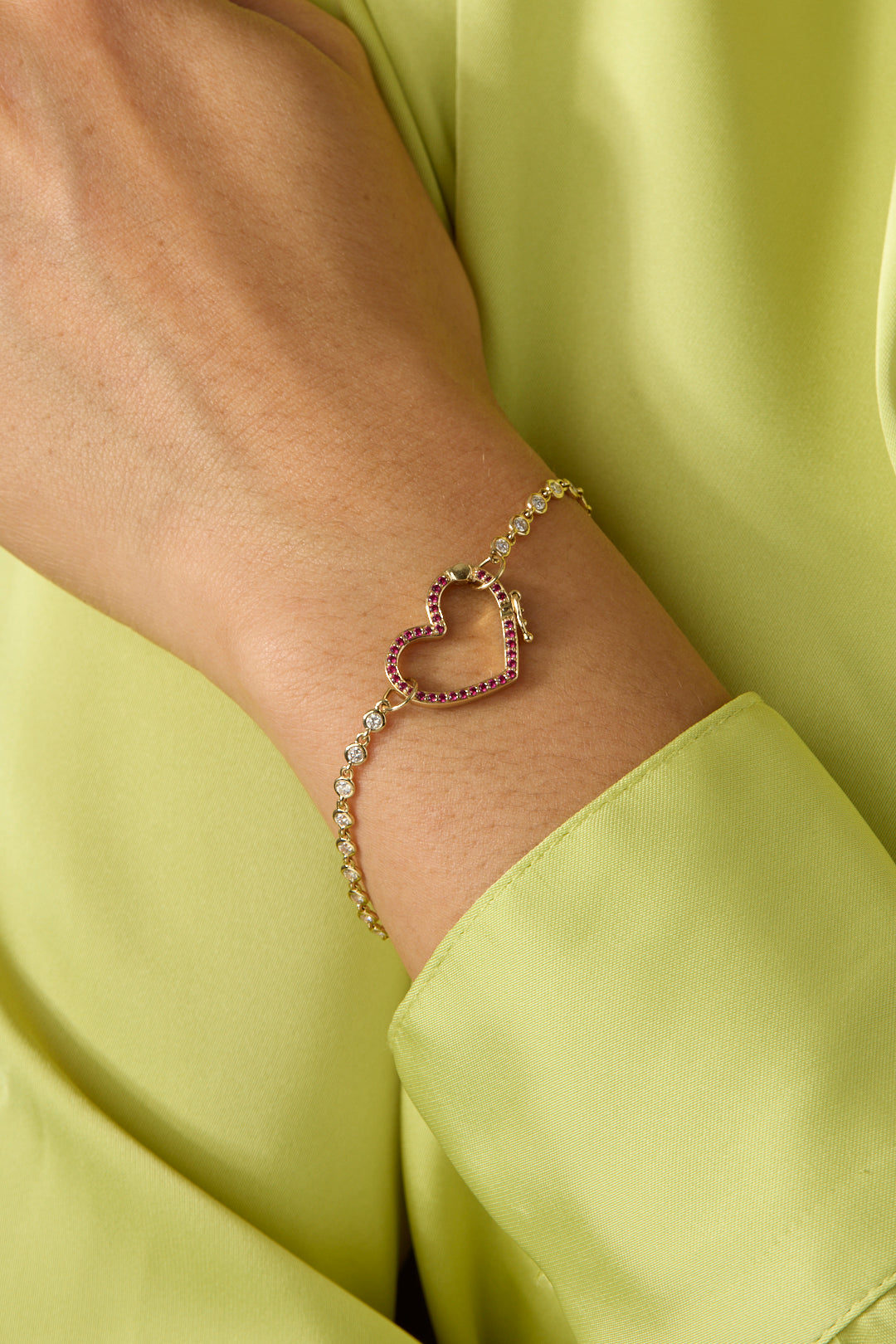 14KY Diamond Bezel Closure Bracelet