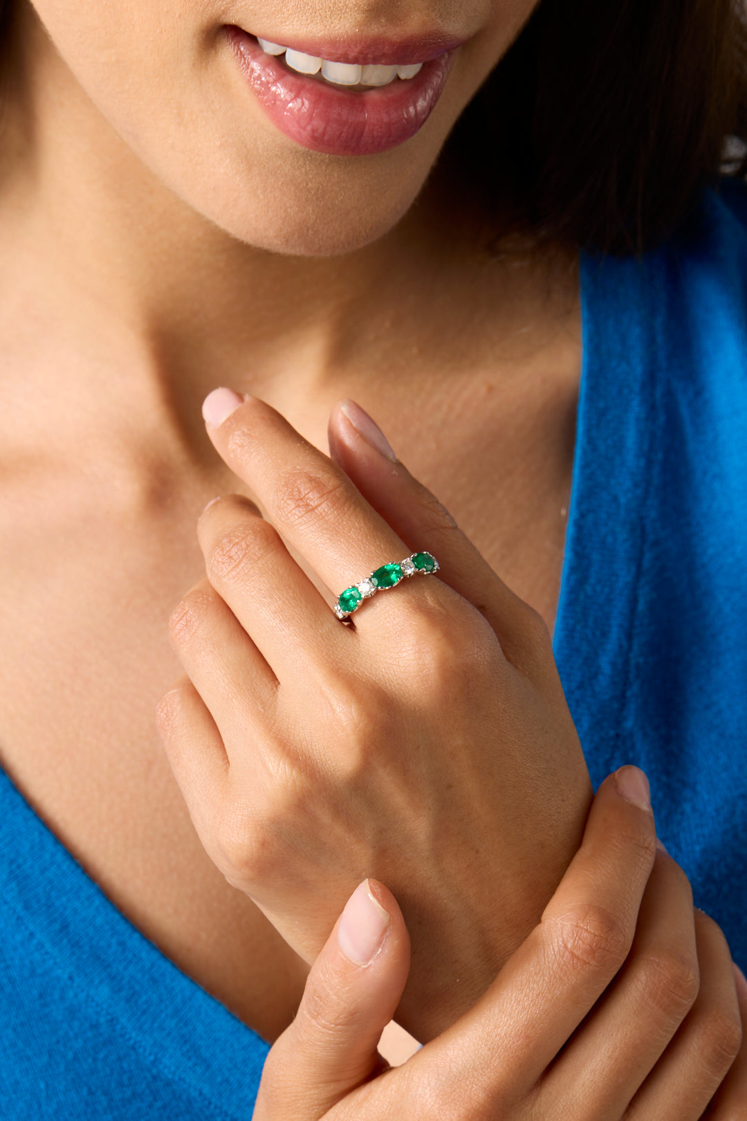 18KW Oval Emerald Ring