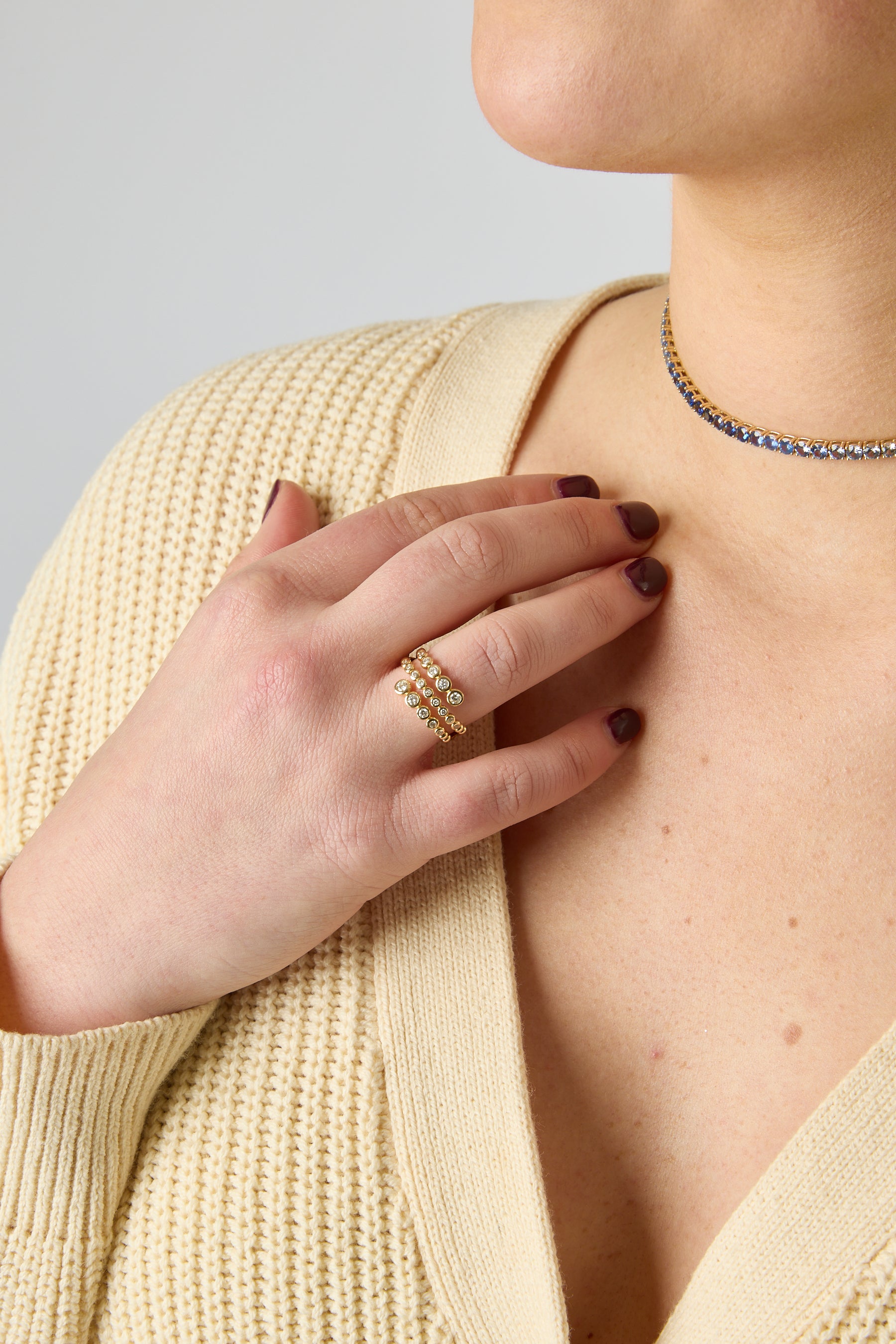 14KY Graduated Bezel Diamond Ring