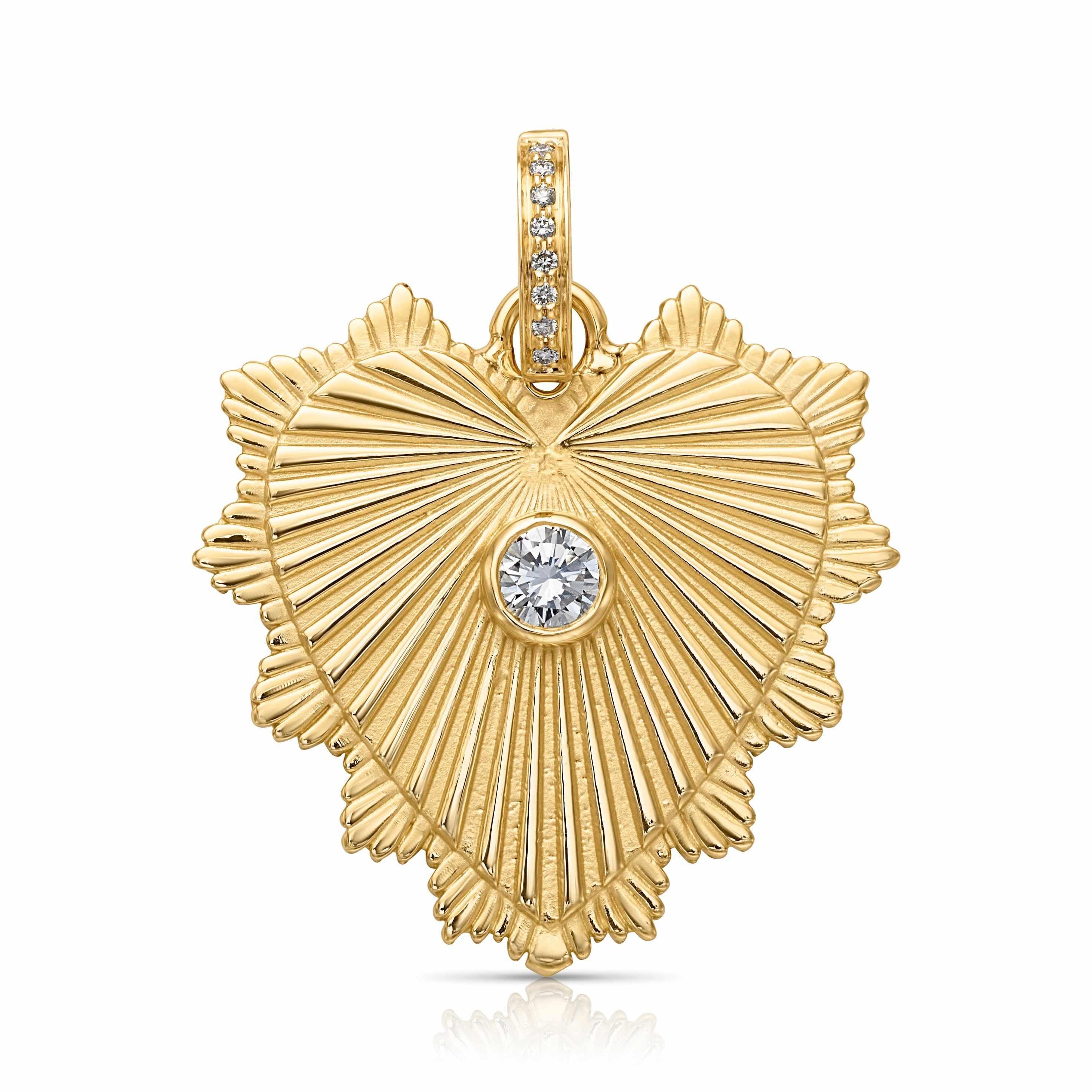 18KY Fluted Heart with Diamond