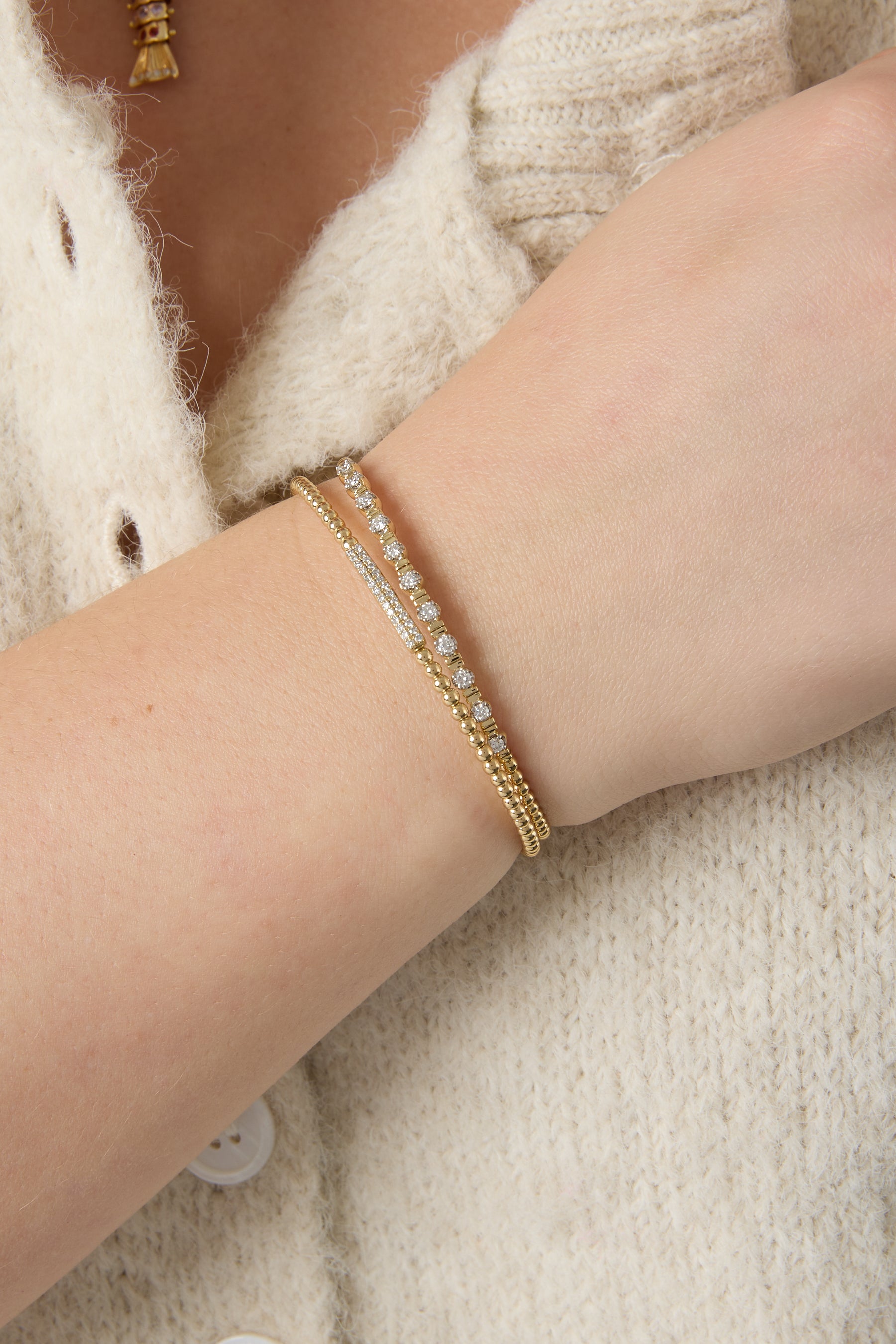 14KY Bujukan Cuff With Pave Bar