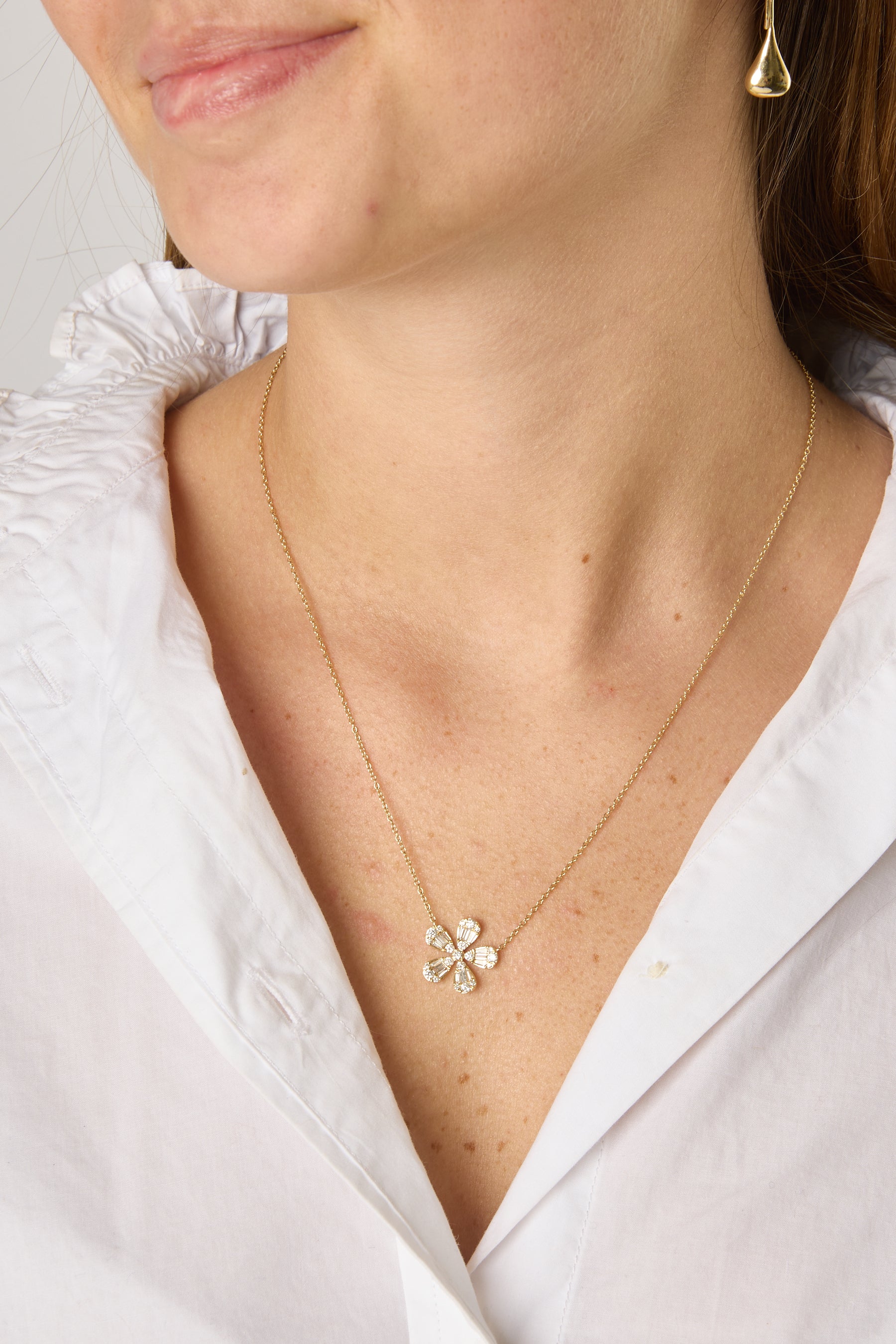 14KY Baguette Flower Necklace