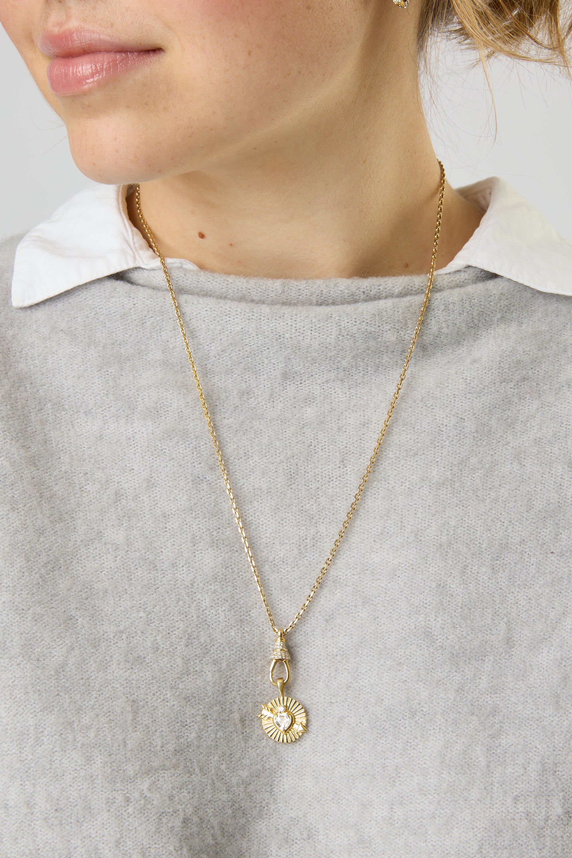 14KY White Sapphire Fluted Cupids Heart Charm