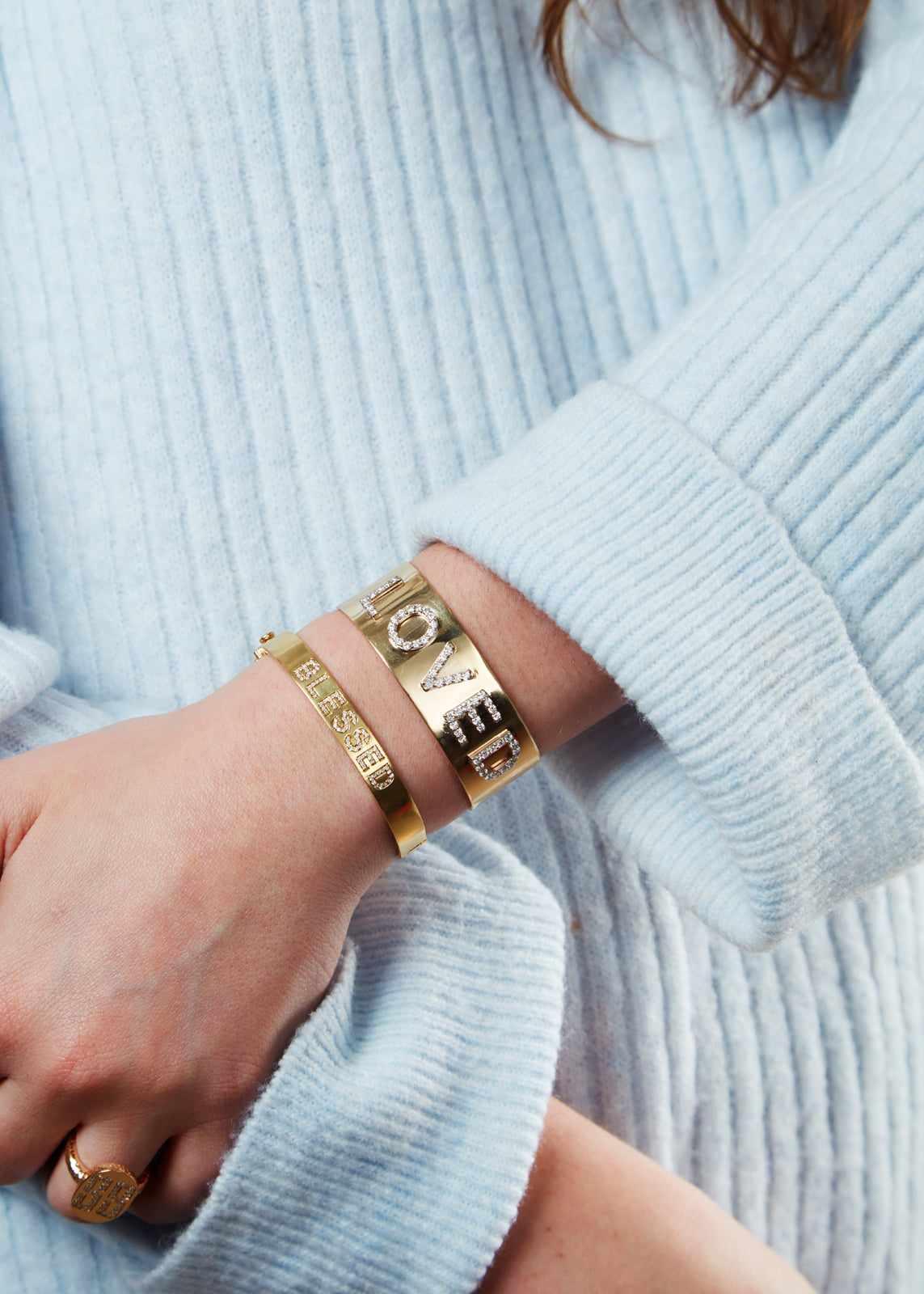 18KY "LOVED" Large Signature Cuff