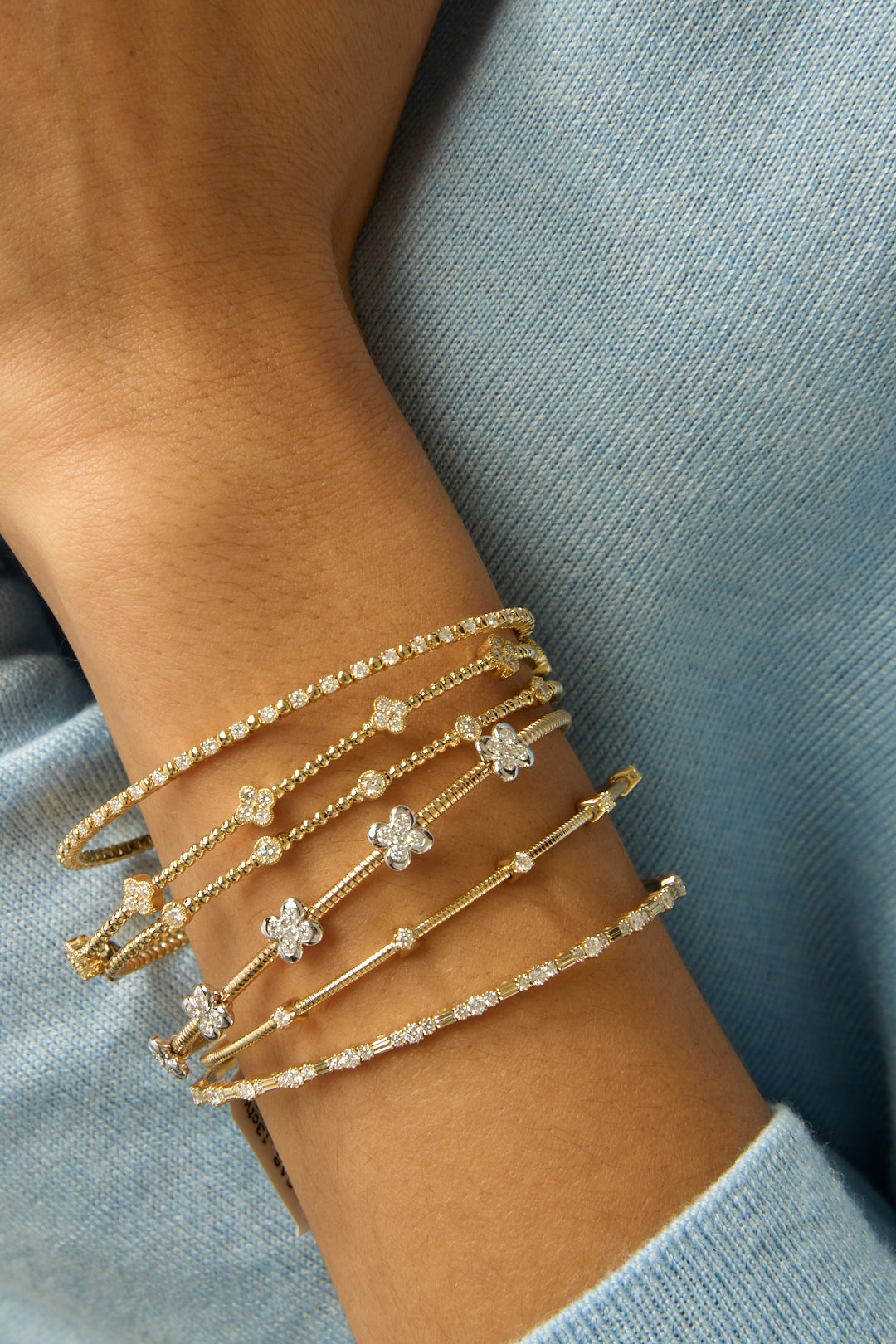 14KY Diamond Flex Station Bangle