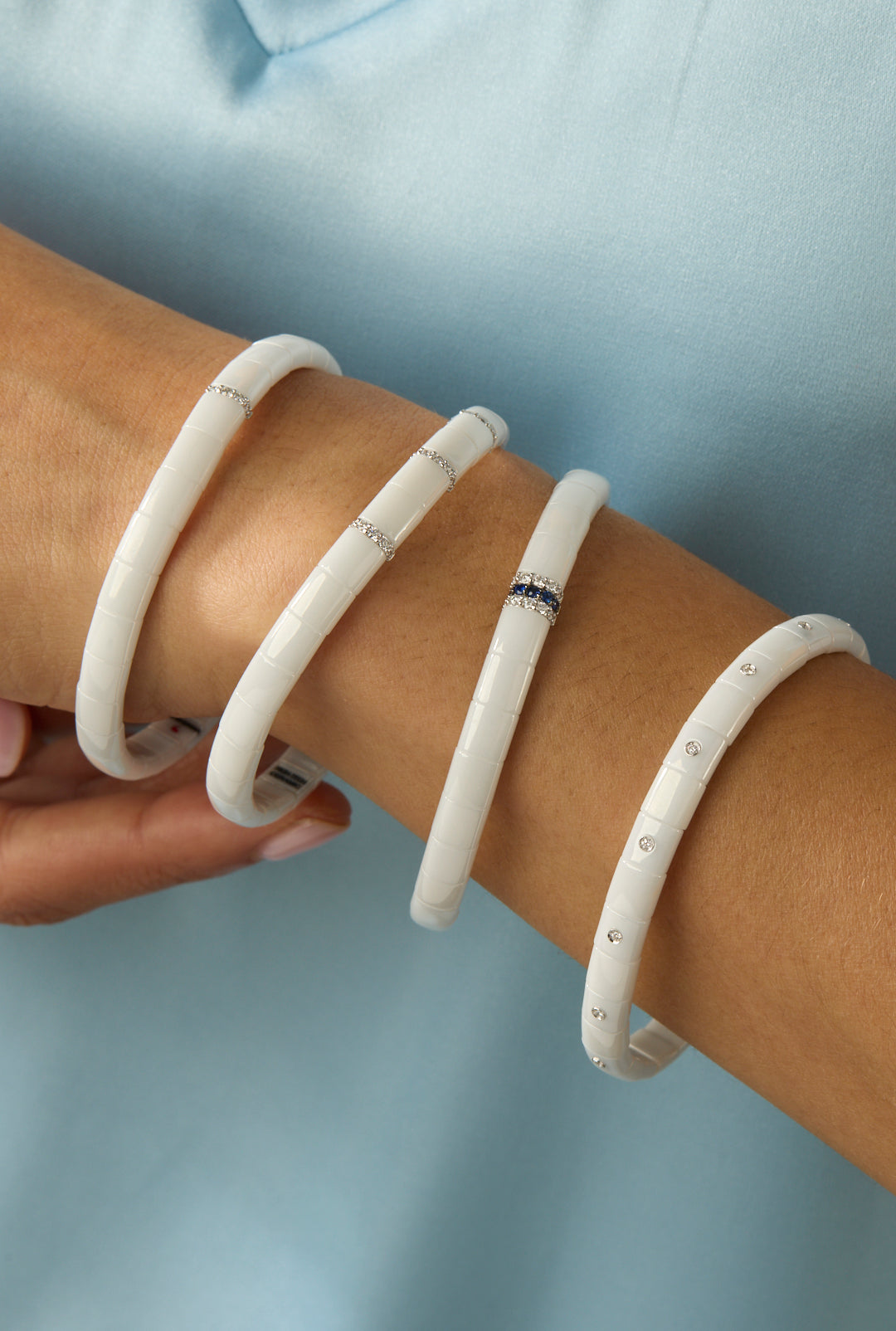 18KW White Ceramic 3 Diamond Bar Stretch Bracelet