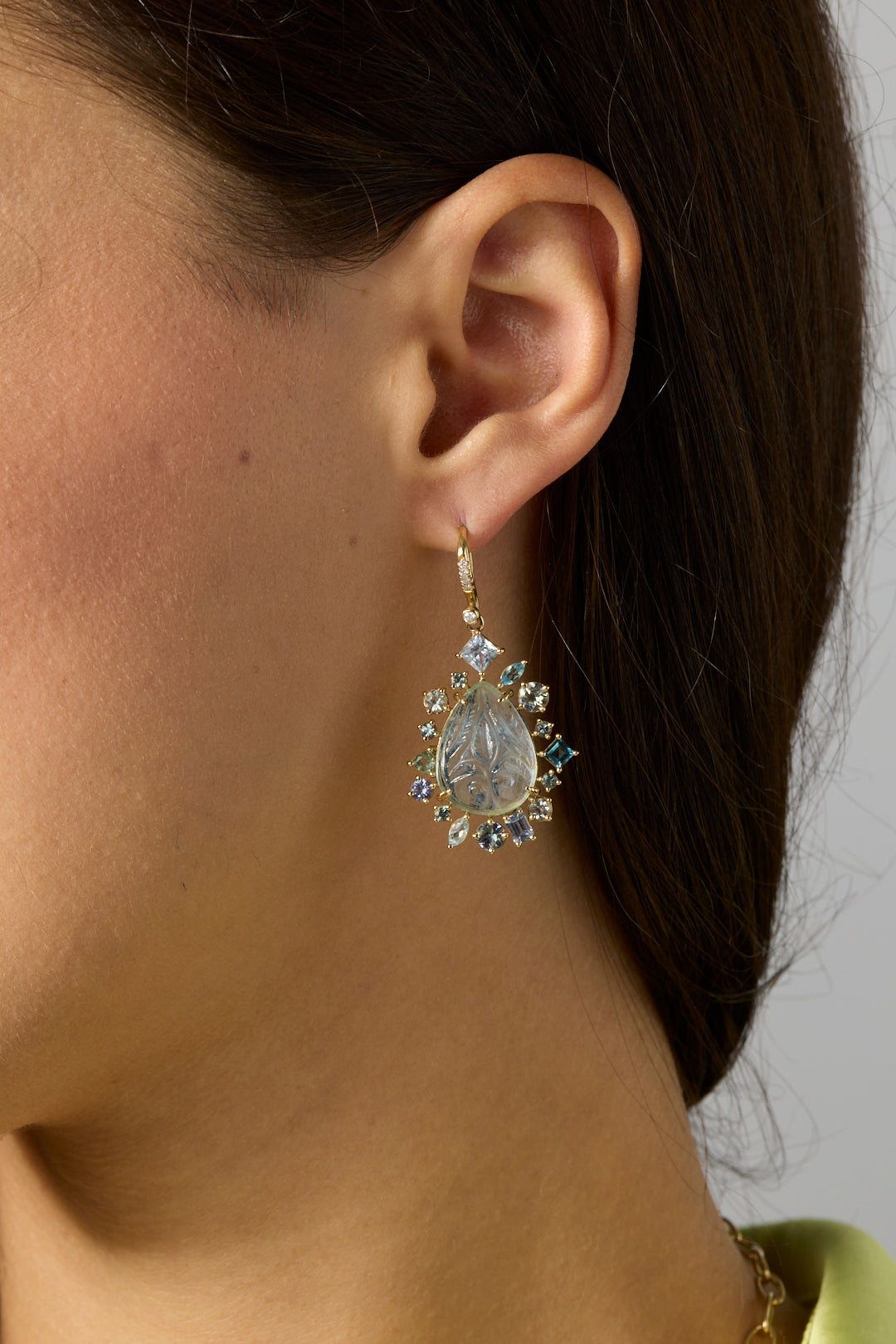 14KY Carved Aqua Crush Earring
