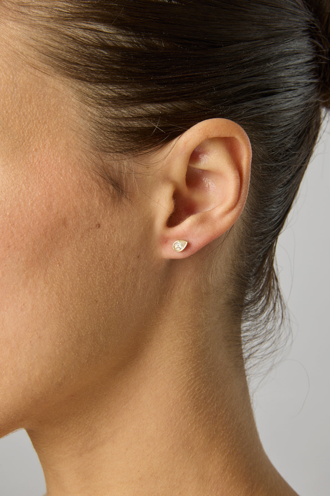 14KY Pear Diamond Studs