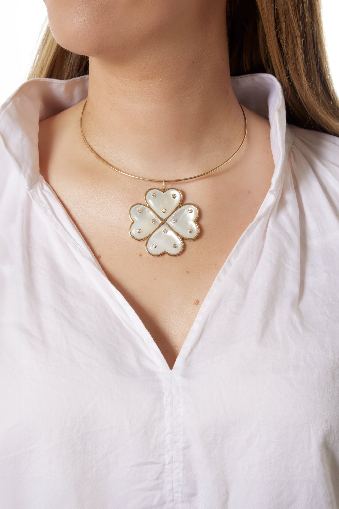 14KY Large Mother Of Pearl Clover Pendant