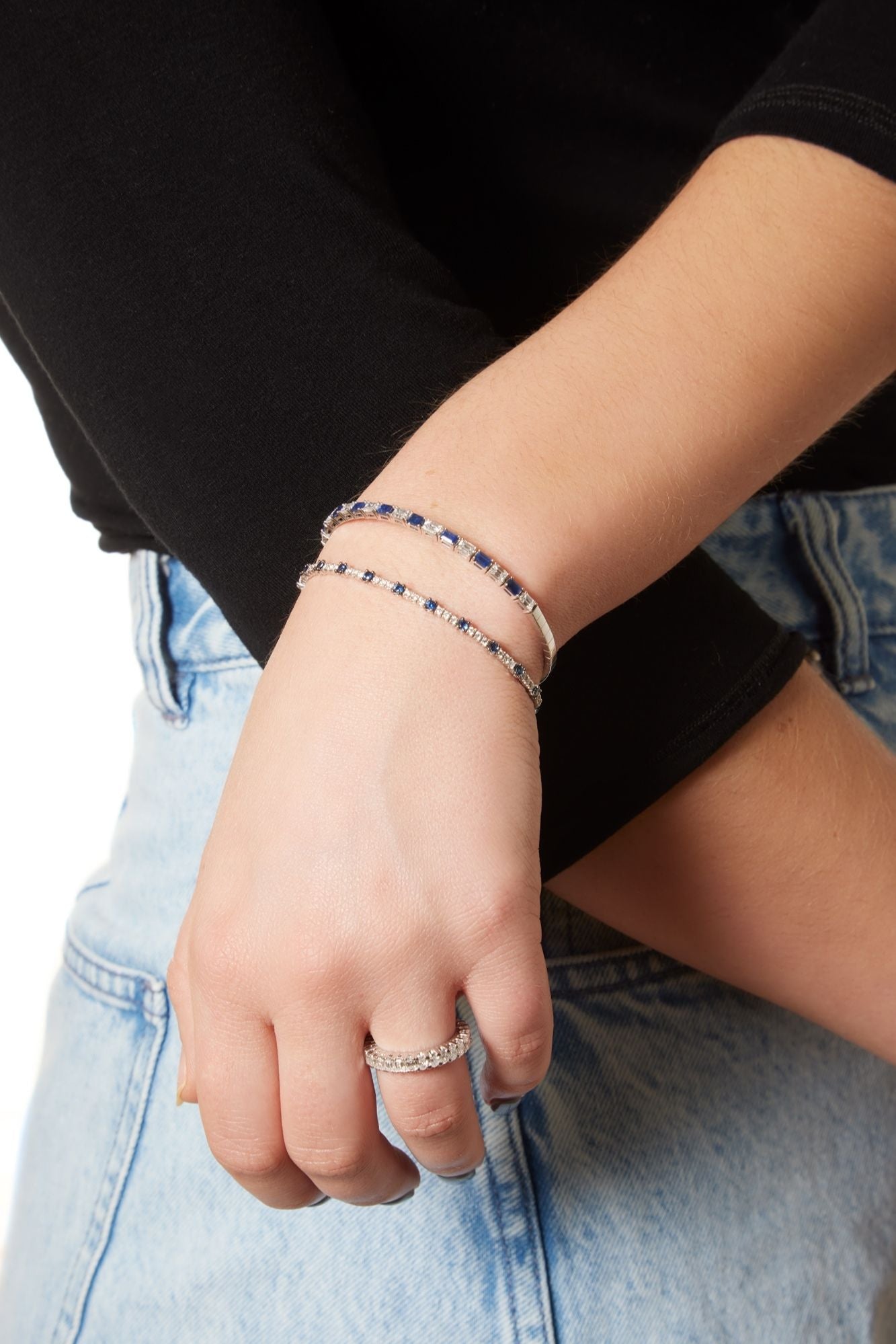 14KW Emerald Cut Sapphire Flexible Bangle