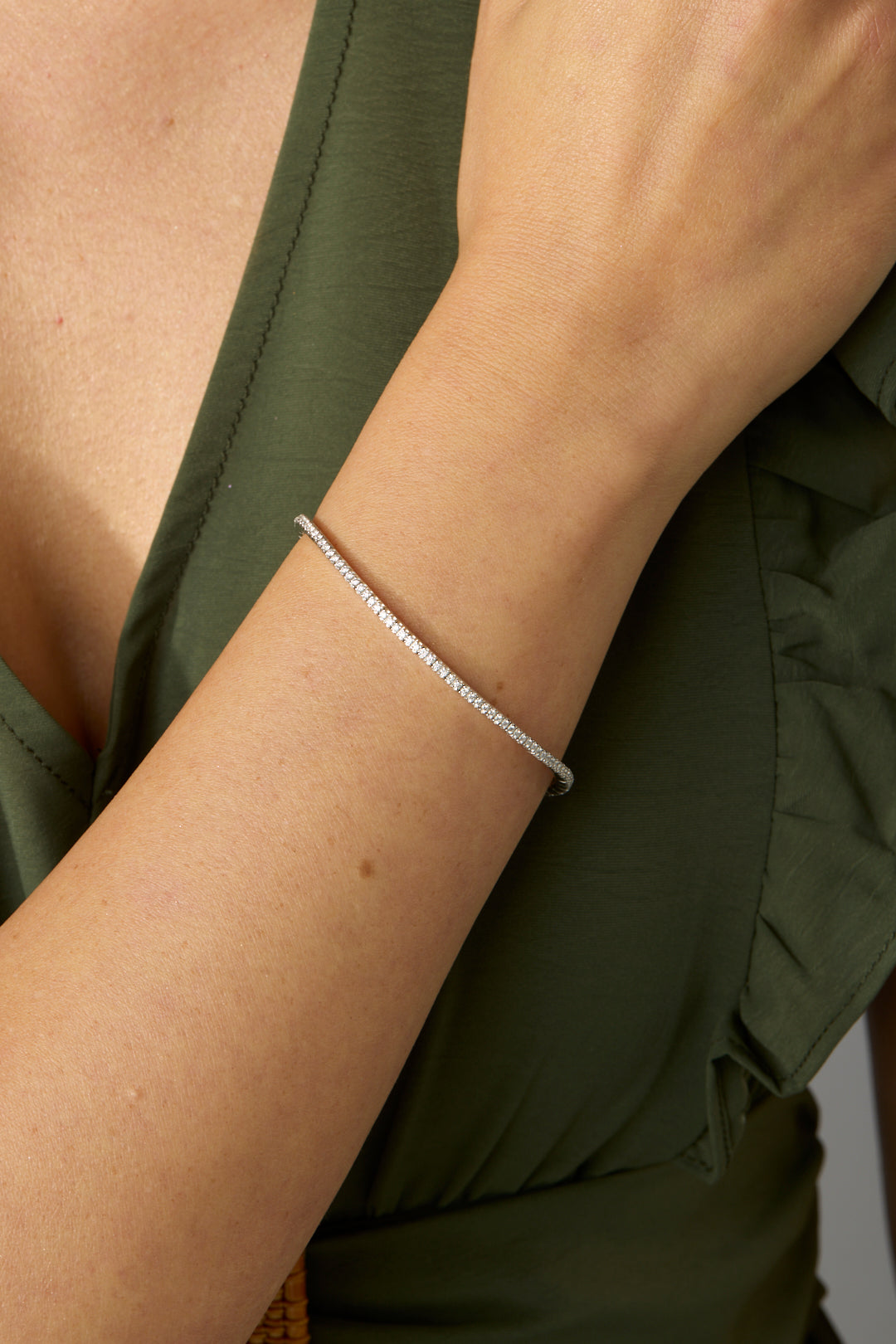 18KW Stretch Tennis Bracelet