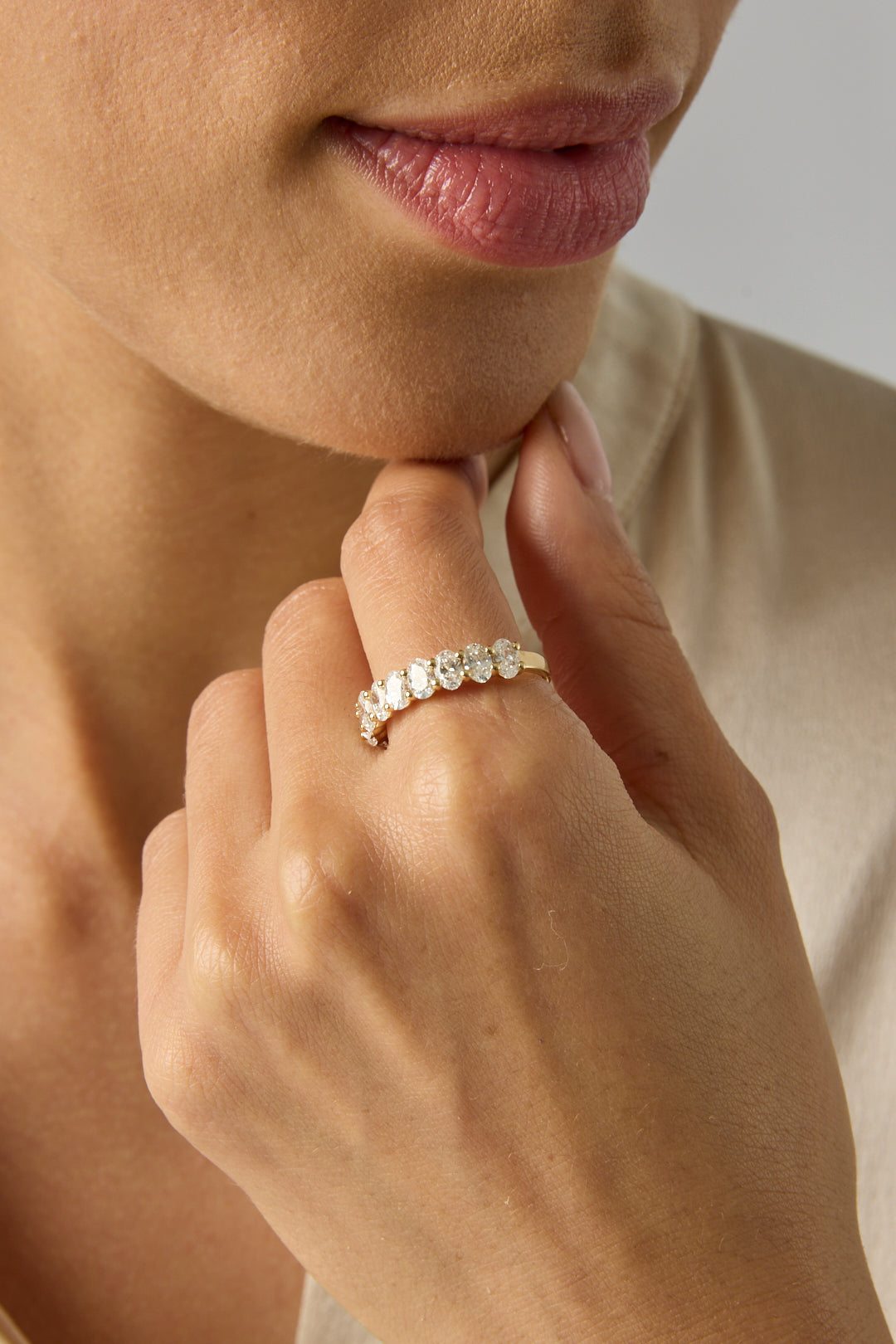 14KY Diamond Oval Band