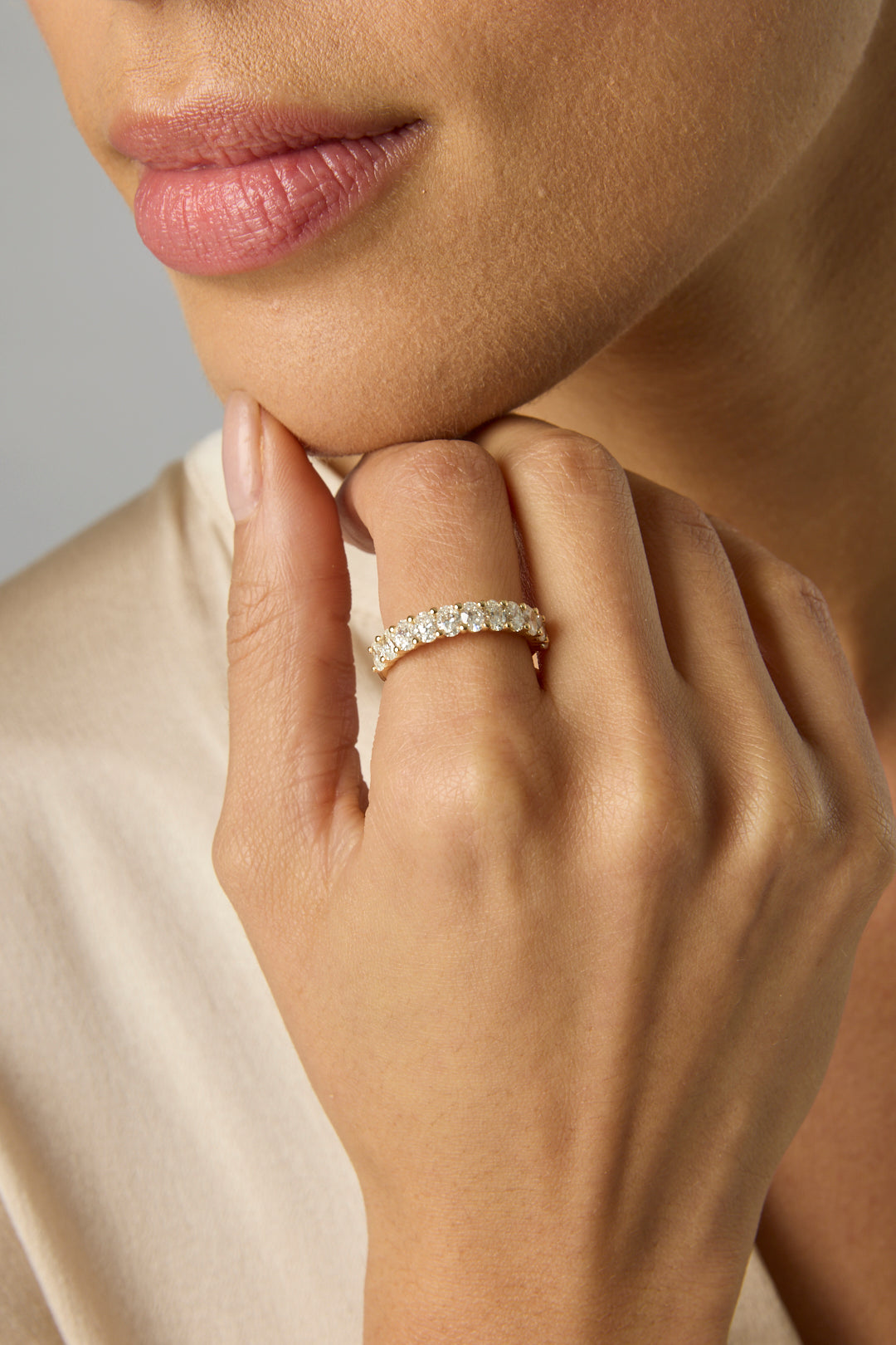 14K Diamond Oval Band