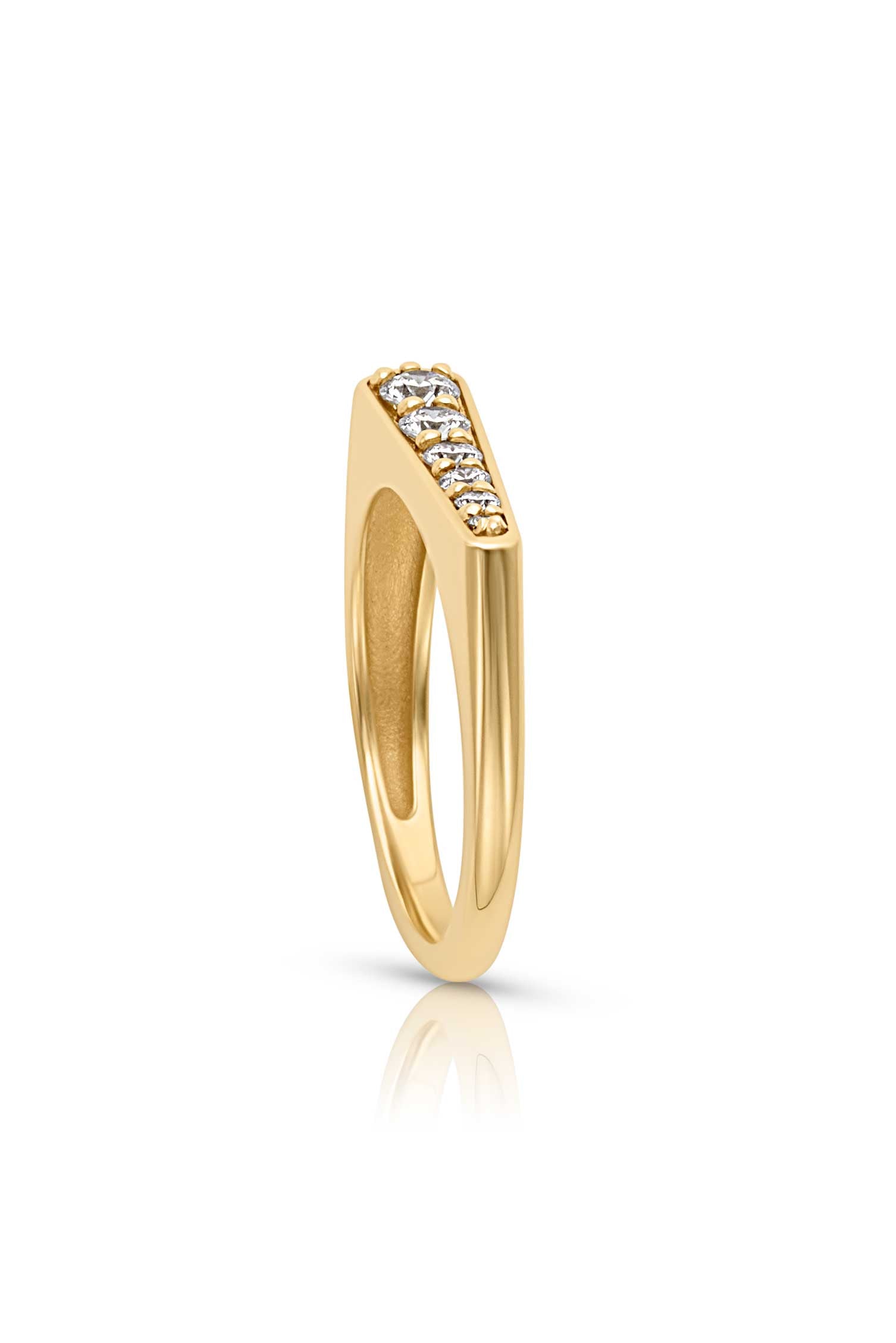 14KY Graduating Diamond Ring