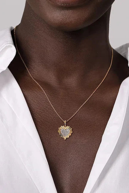 14KYW Diamond Heart Medallion Charm