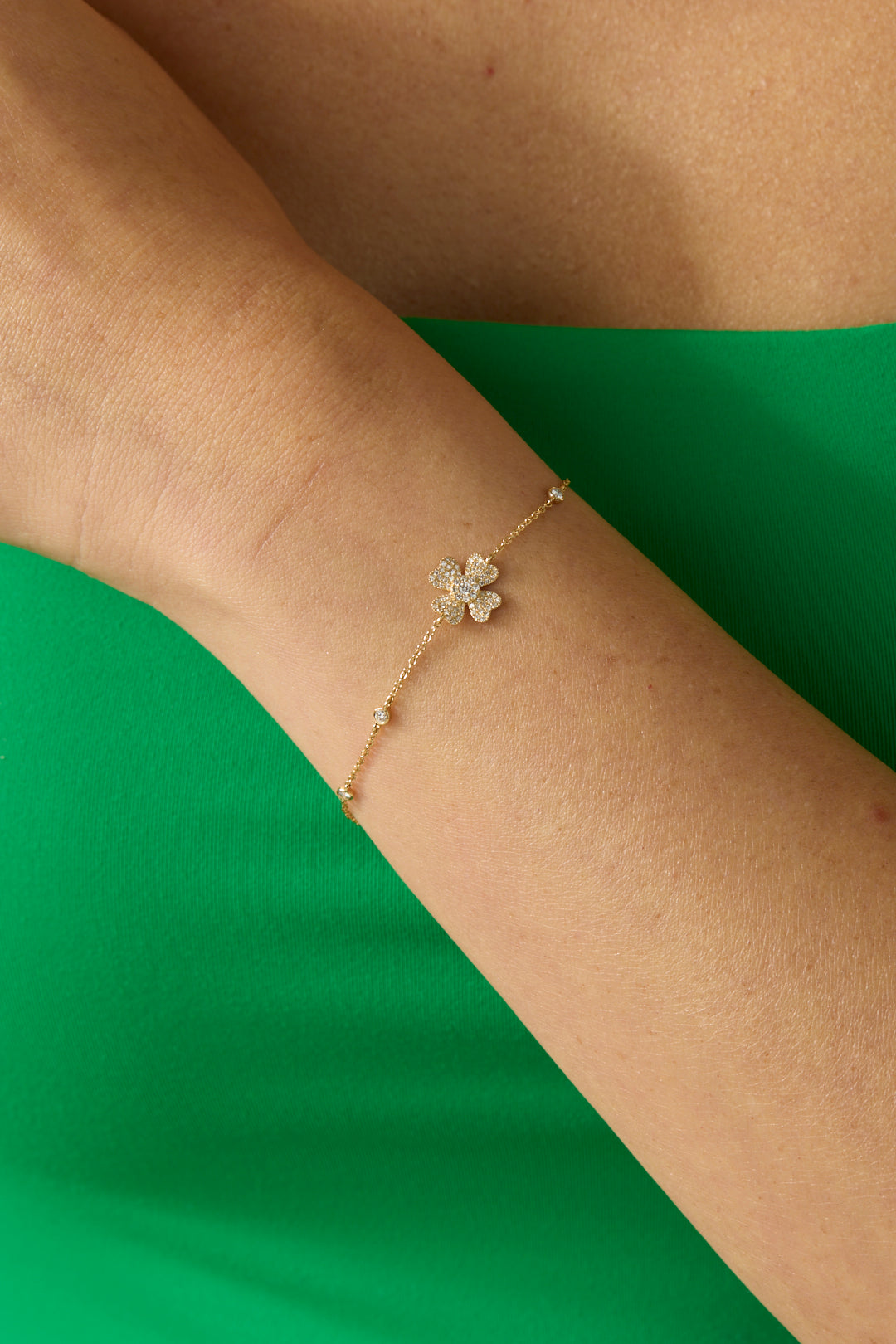 14KY Diamond Clover Station Bracelet