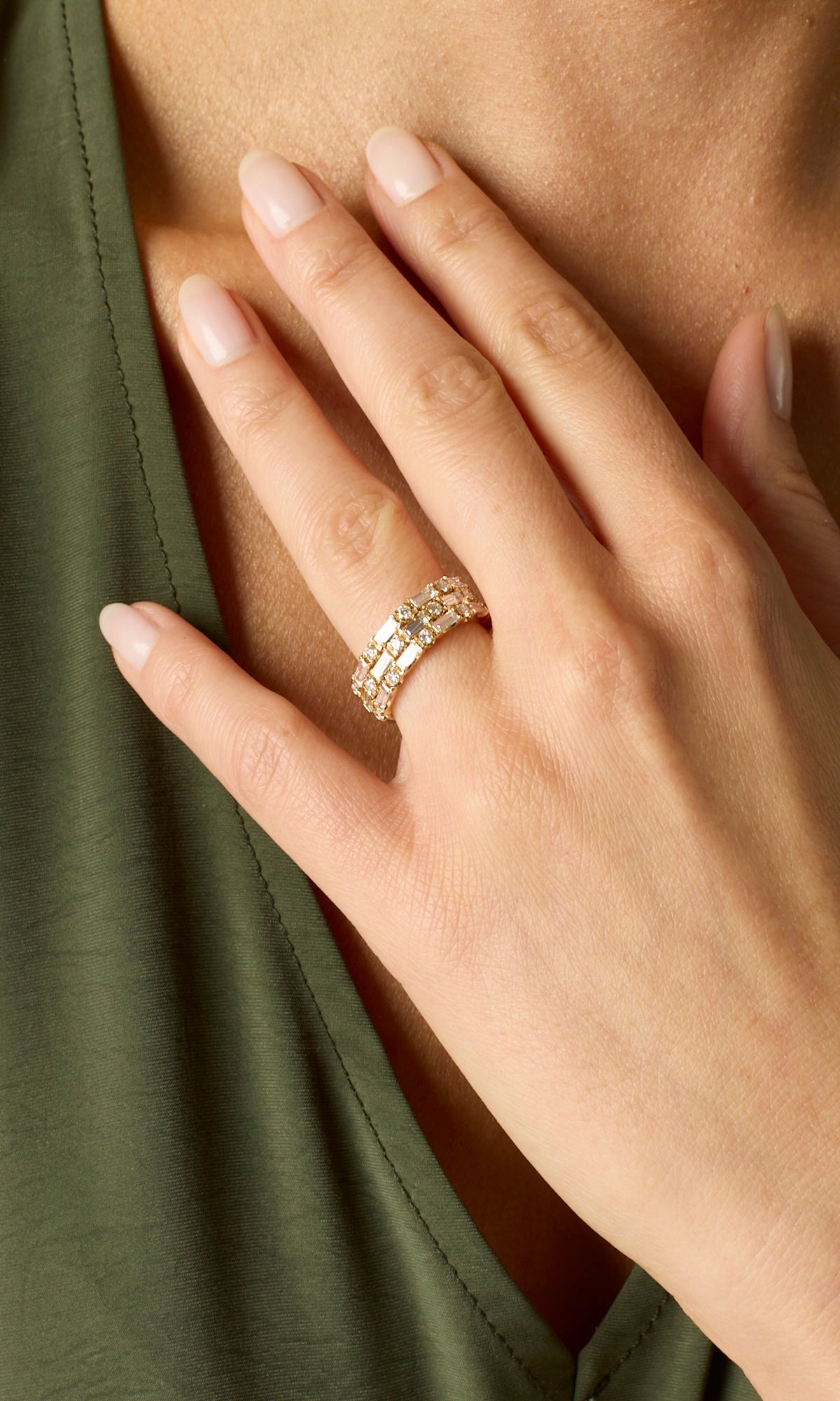 18KY Three Row Emerald Cut Diamond Band