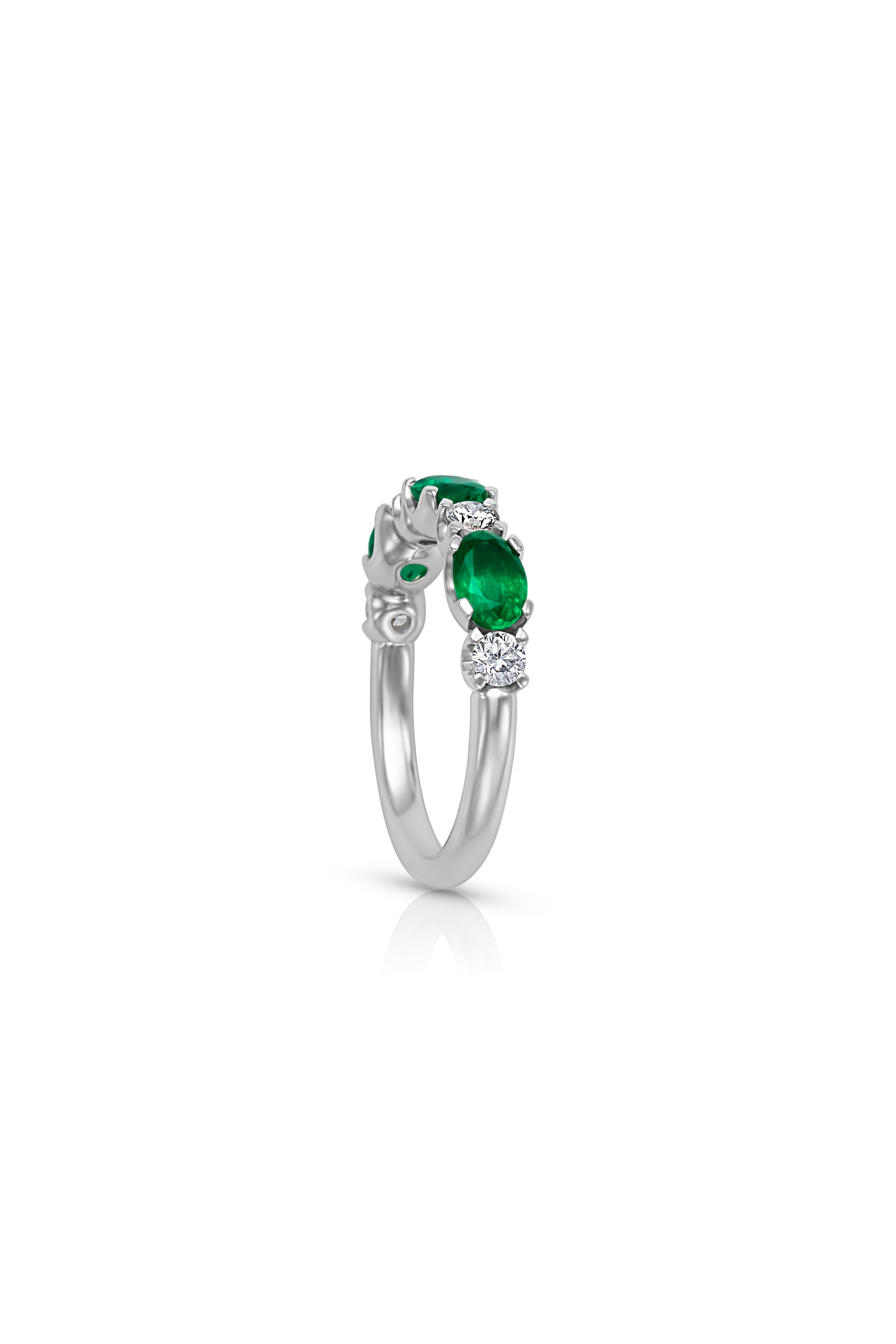 18KW Oval Emerald Ring
