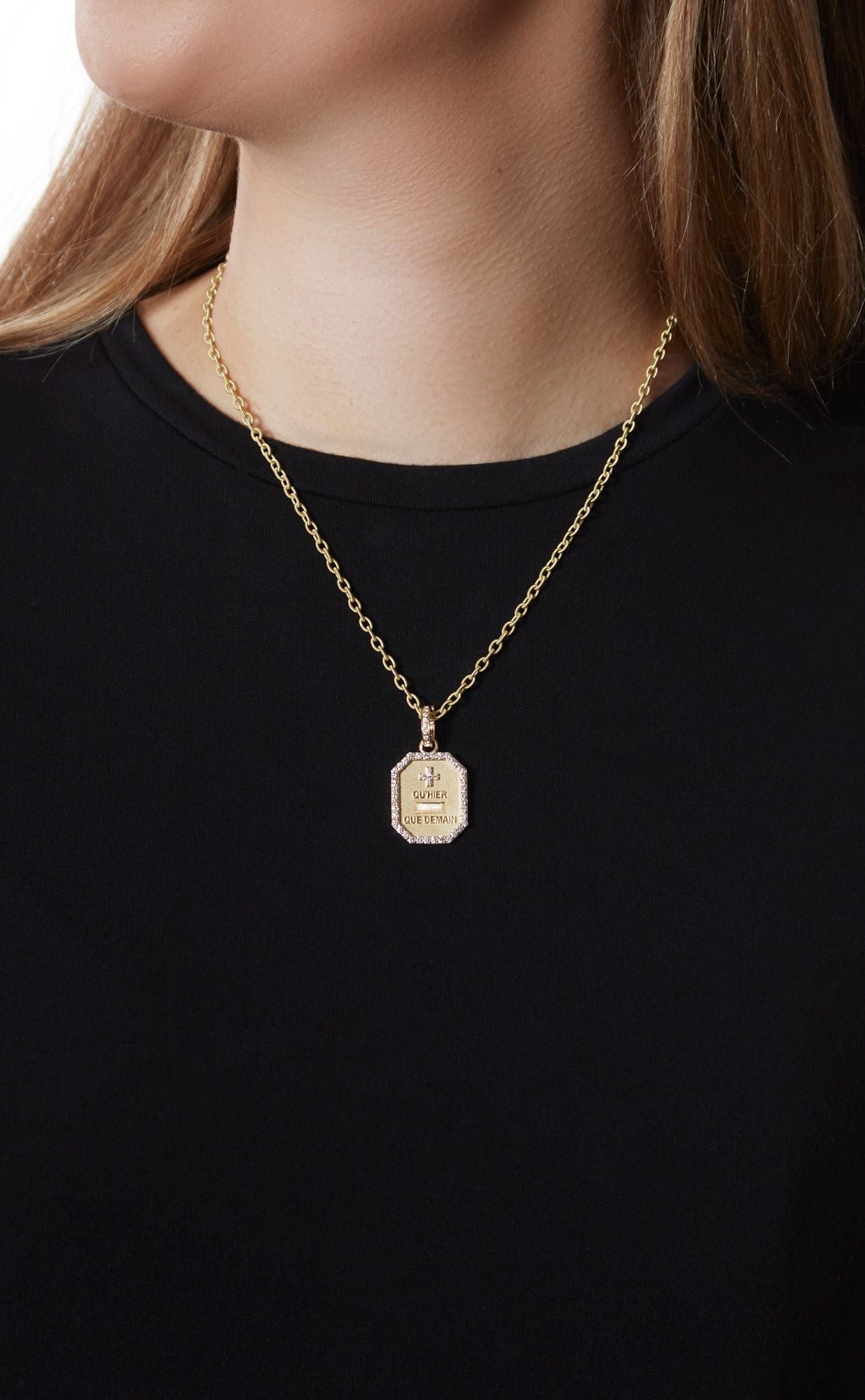 18KY Que Demain Love Token Dogtag