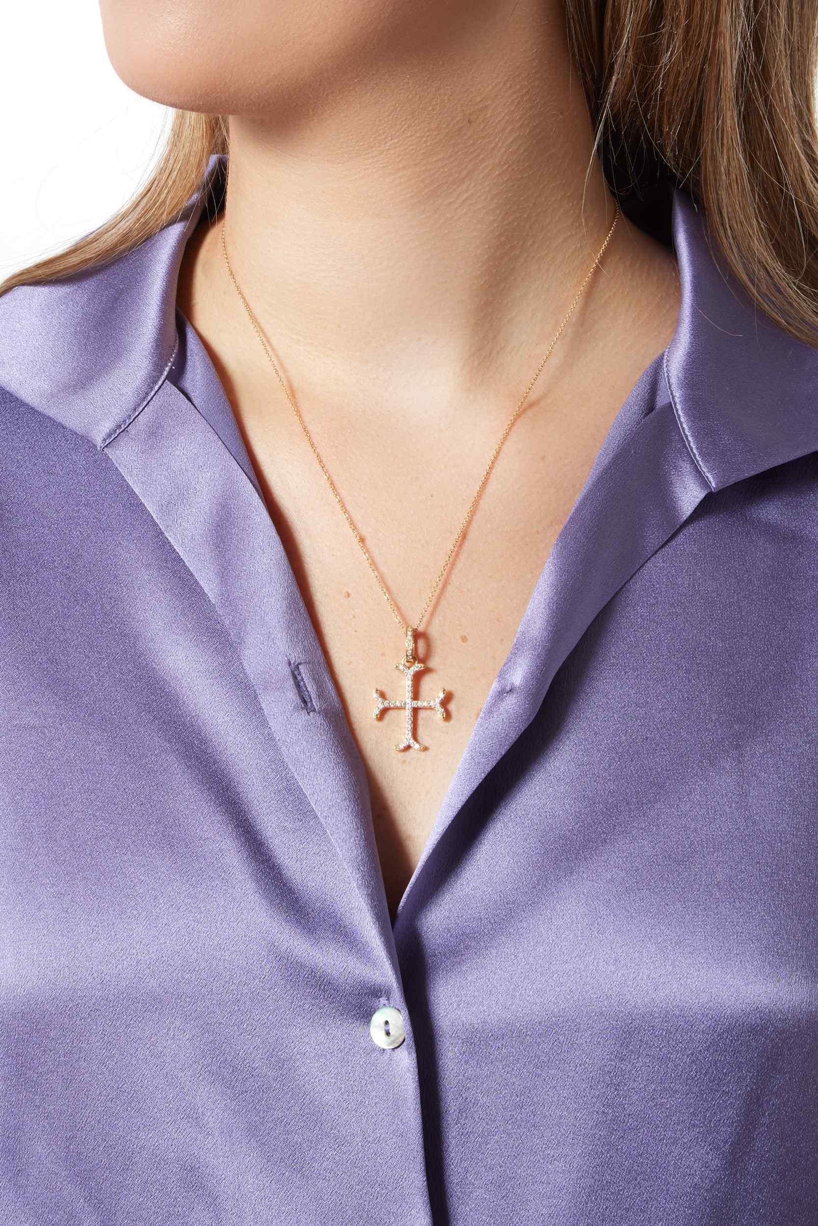 18KY Diamond Moline Cross