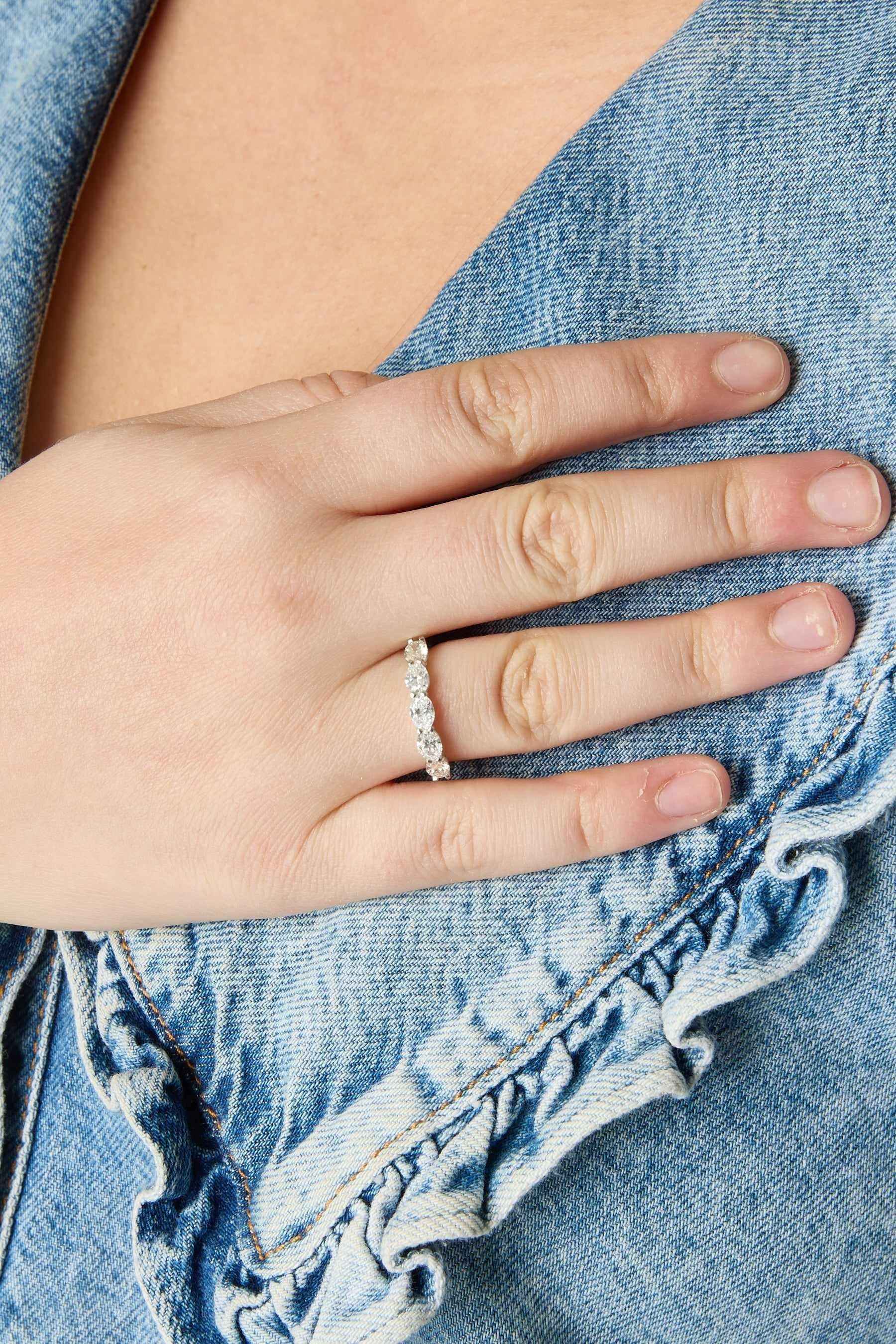 Platinum Oval Horizontal Diamond Band