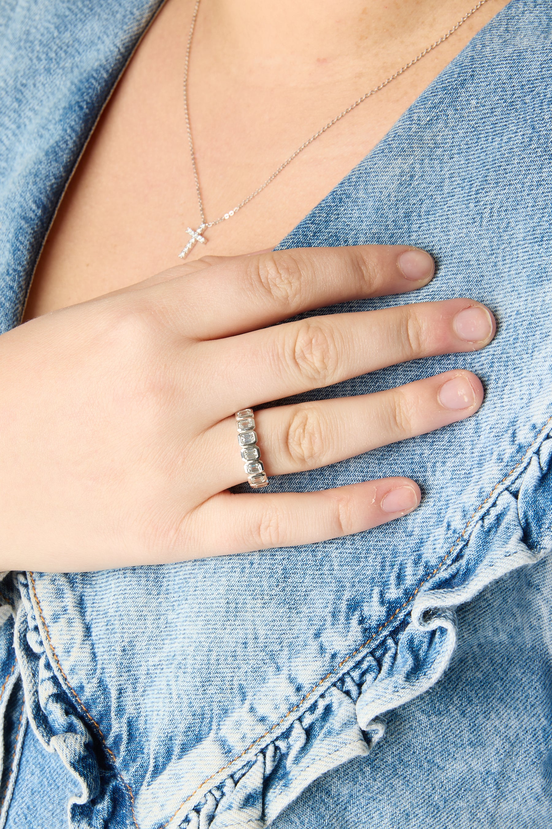 18KW Emerald Cut Bezel Band