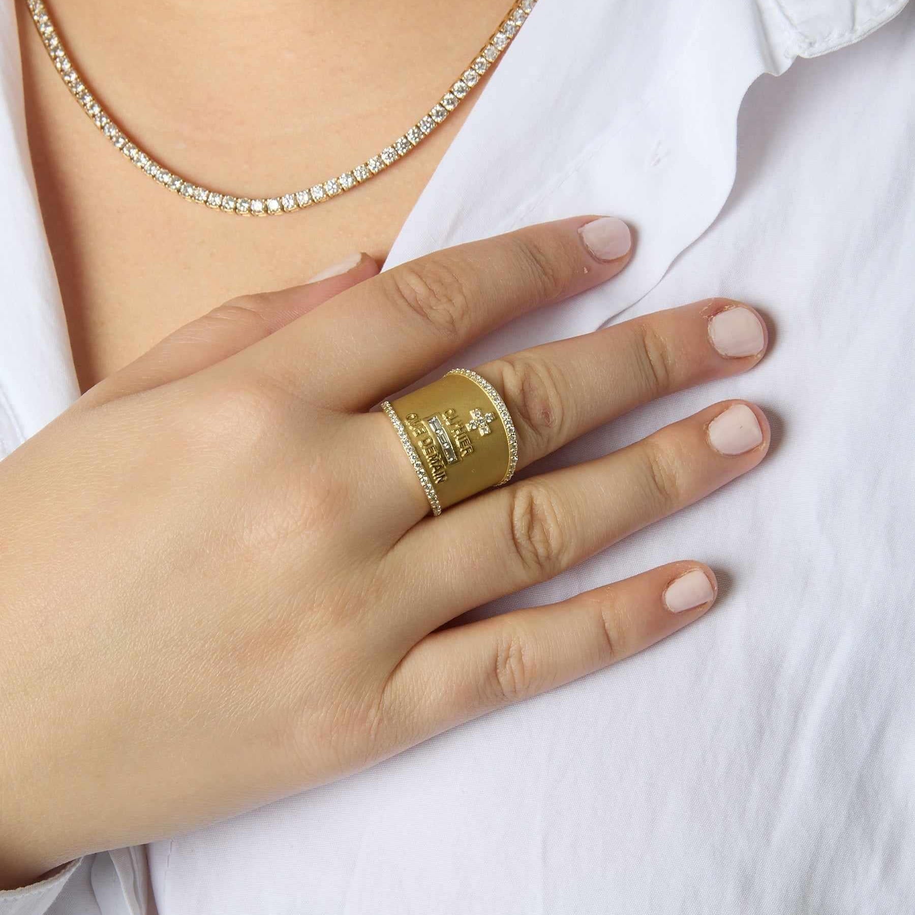 18KY Love Token Diamond Cigar Band