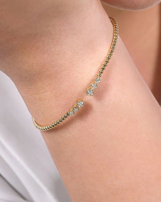 14KY Bujukan Diamonds Split Bangle