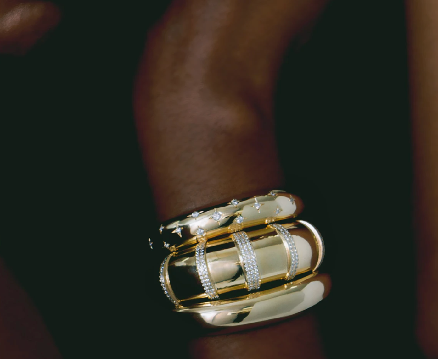 Scattered Star Set Diamonds Medium Aura Cuff